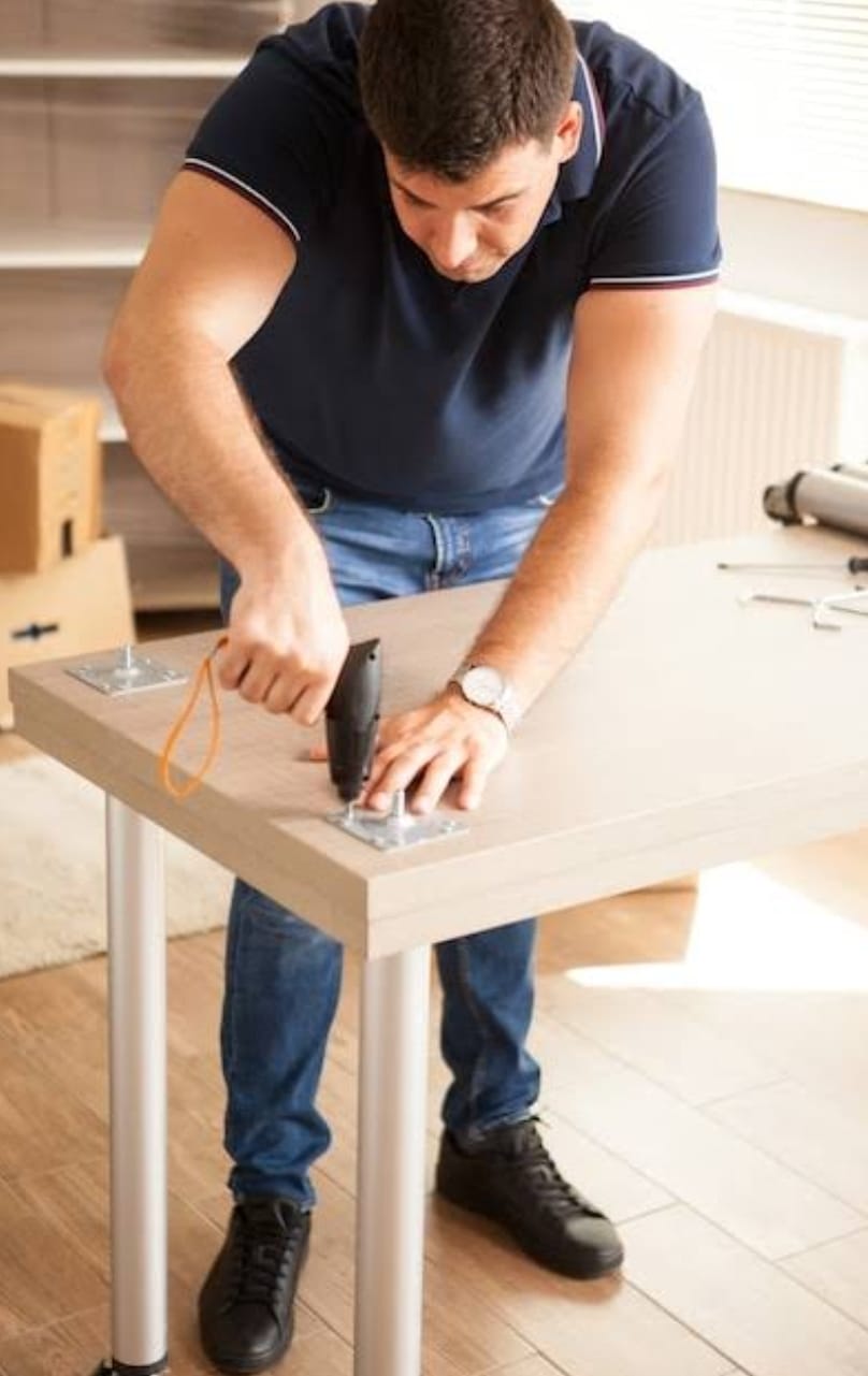 A Importância de Contratar um Montador de Móveis Profissional